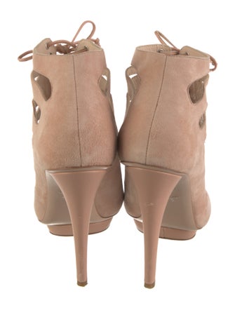 Aperlai Suede Pumps