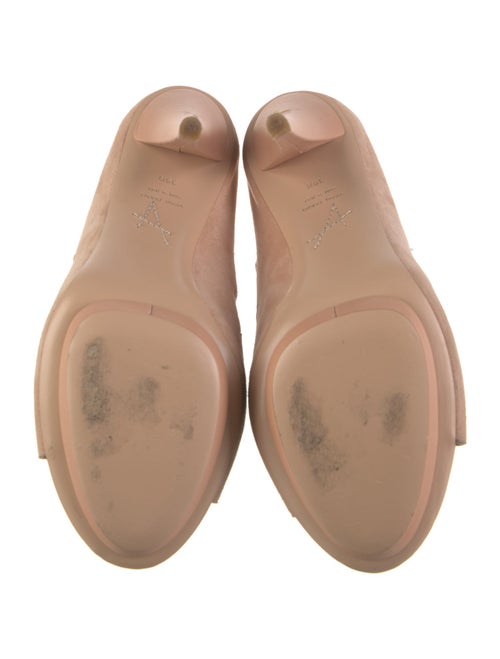 Aperlai Suede Pumps