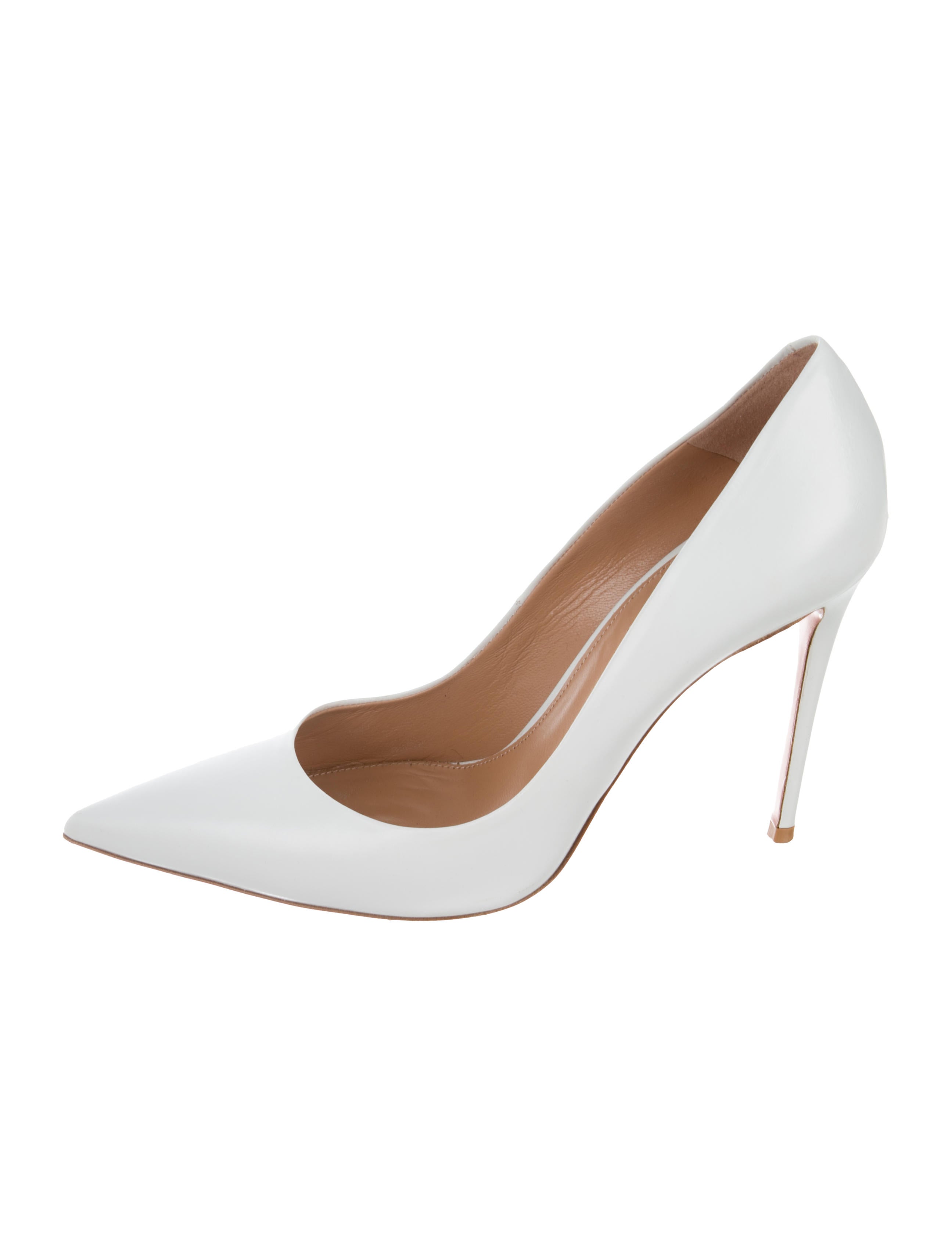 aquazzura simply irresistible pump