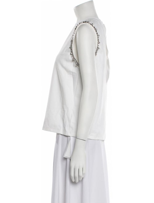 Area Crew Neck Sleeveless Top