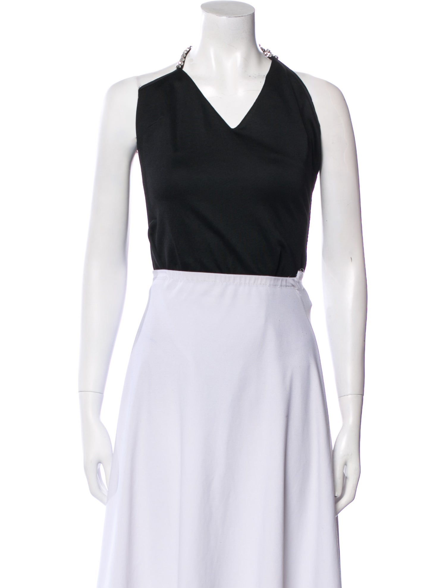 Area V-Neck Sleeveless Crop Top