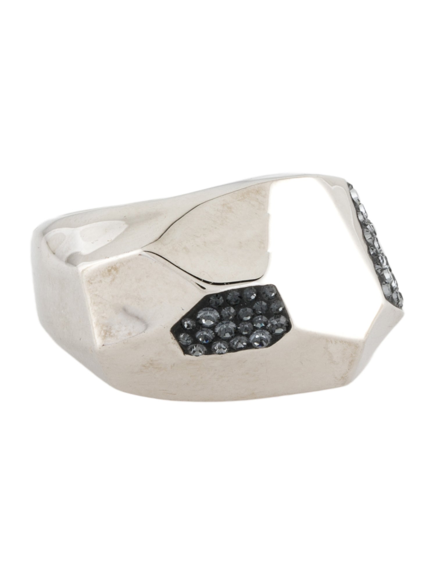 T WIDE DIAMOND RING