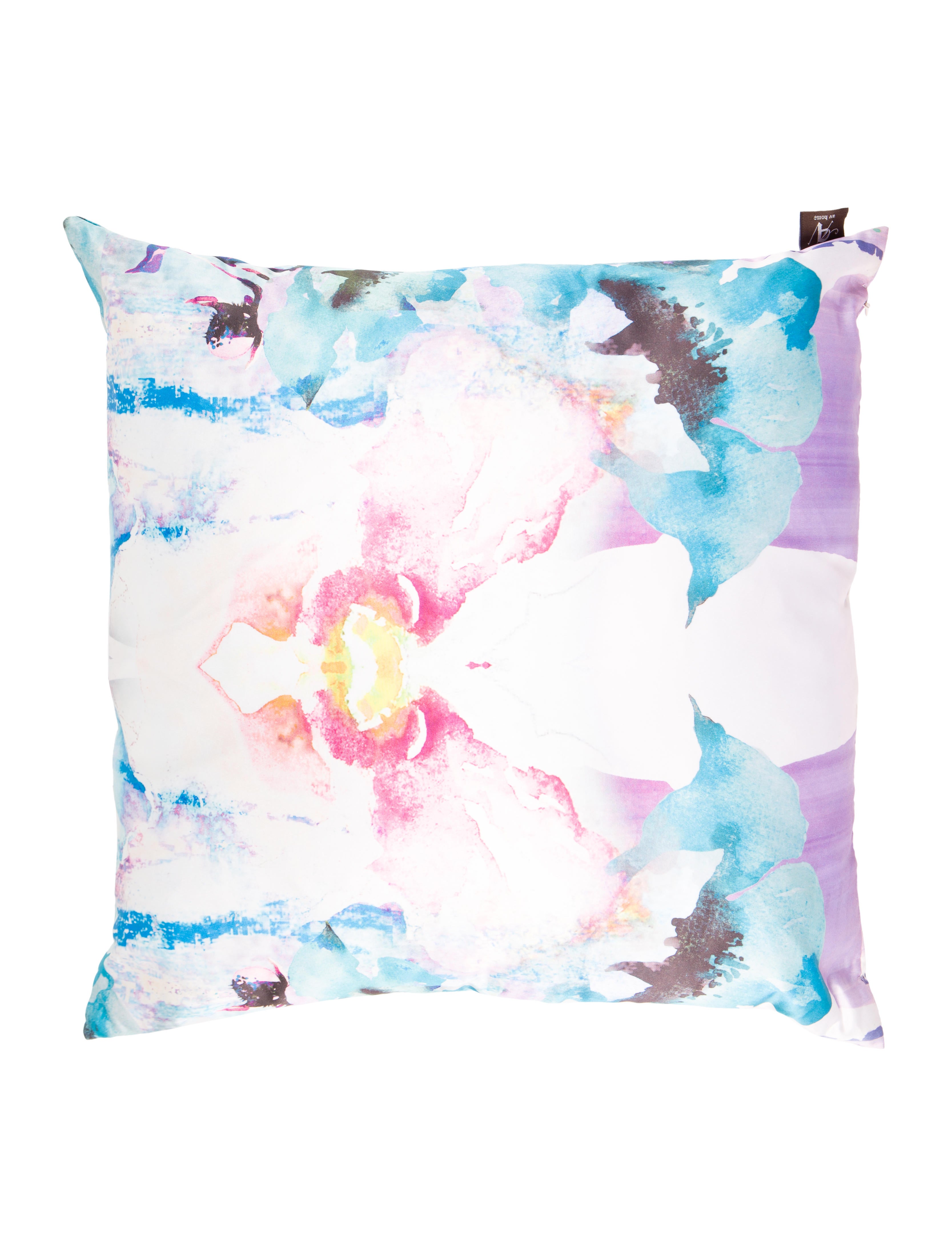 aviva stanoff printed throw