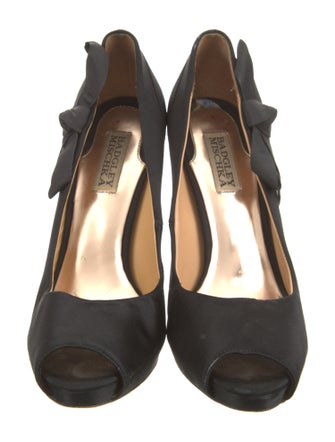 Badgley Mischka Satin Bow Accents Pumps
