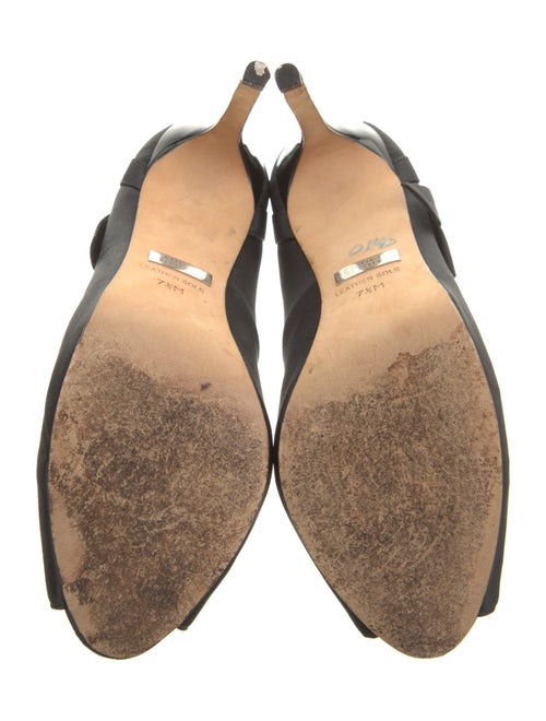 Badgley Mischka Satin Bow Accents Pumps