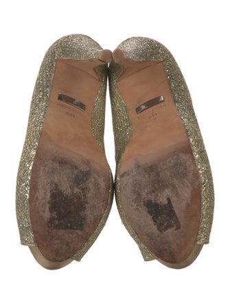 Badgley Mischka Glitter Accents Pumps