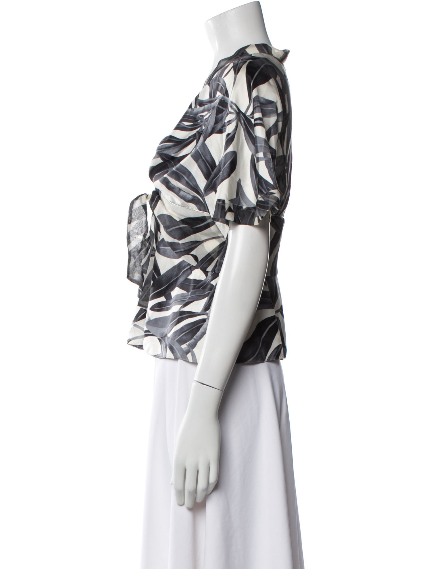 Badgley Mischka Printed V-Neck Crop Top