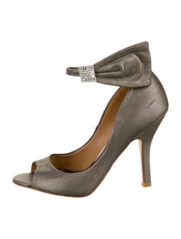 Badgley Mischka Pumps Satin Crystal Embellishments US 5.5 |