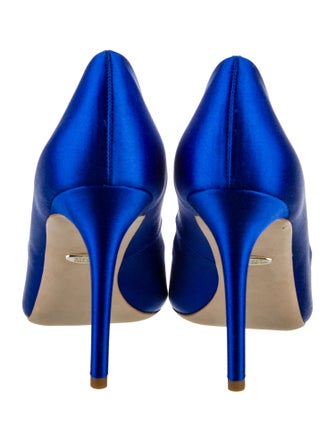 Badgley Mischka Satin Crystal Embellishments Pumps