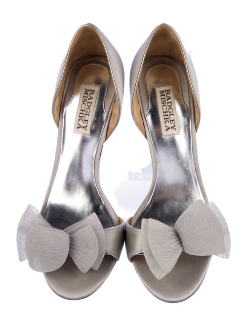 Badgley Mischka Satin Bow Accents Sandals