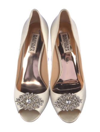 Badgley Mischka Satin Crystal Embellishments Pumps