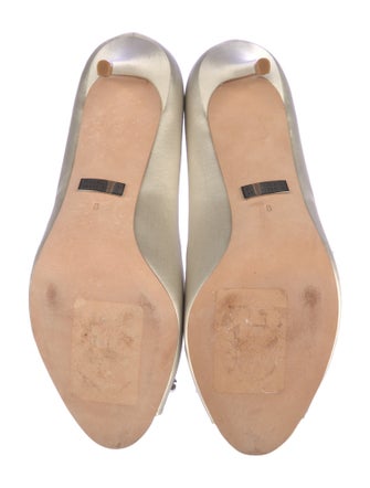 Badgley Mischka Satin Crystal Embellishments Pumps