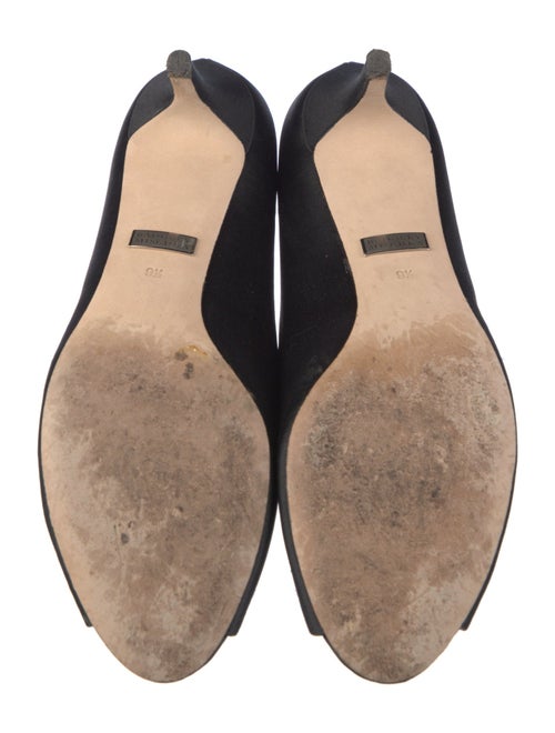 Badgley Mischka Satin Crystal Embellishments Pumps