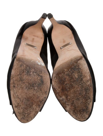 Badgley Mischka Satin Crystal Embellishments Pumps