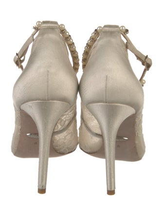 Badgley Mischka Lace Pumps