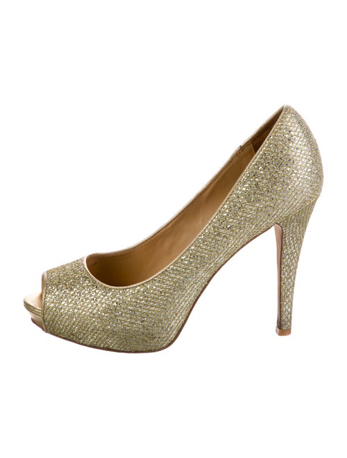 Badgley Mischka Glitter Glitter Accents Pumps