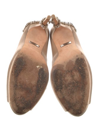 Badgley Mischka Satin Crystal Embellishments Pumps
