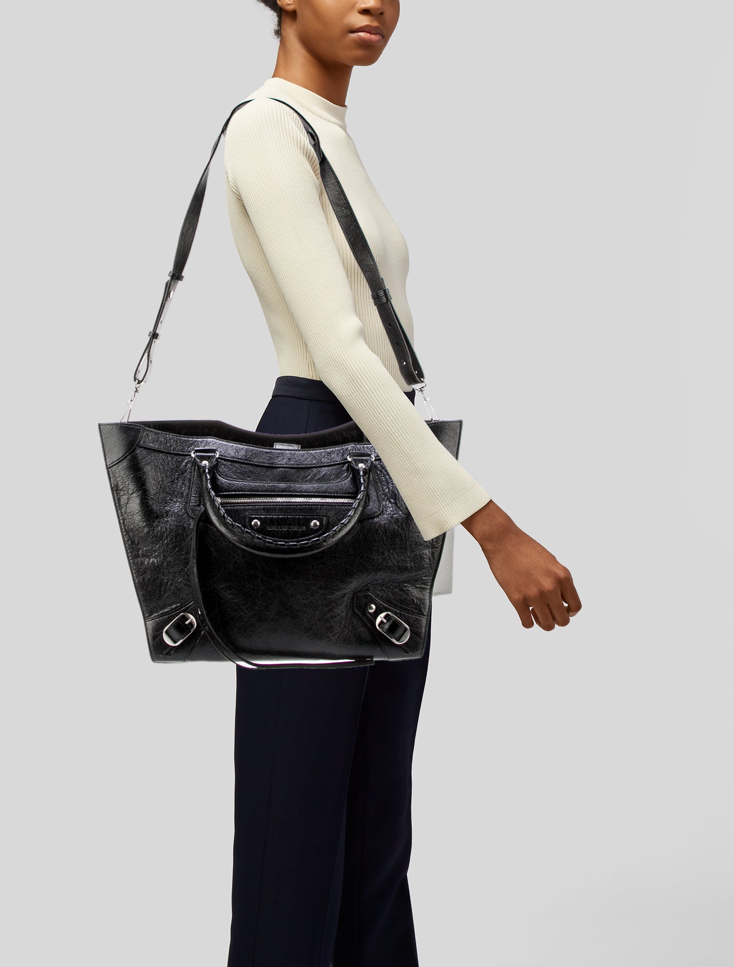 送料関税込 BALENCIAGA Neo Upside Down East-West トートバッグ Balenciaga 2022 Neo Classic Large Upside Down Tote - Black