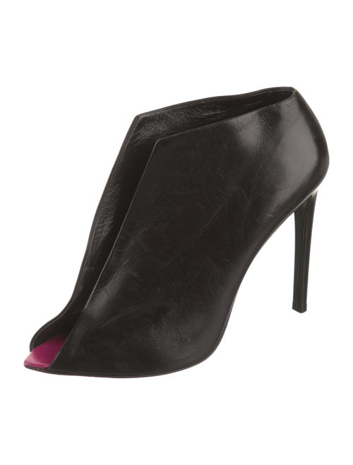 Balenciaga Leather Pumps