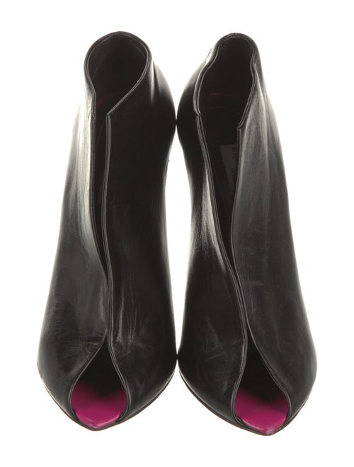 Balenciaga Leather Pumps