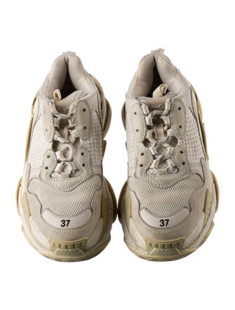Balenciaga TRiple S Chunky Sneakers