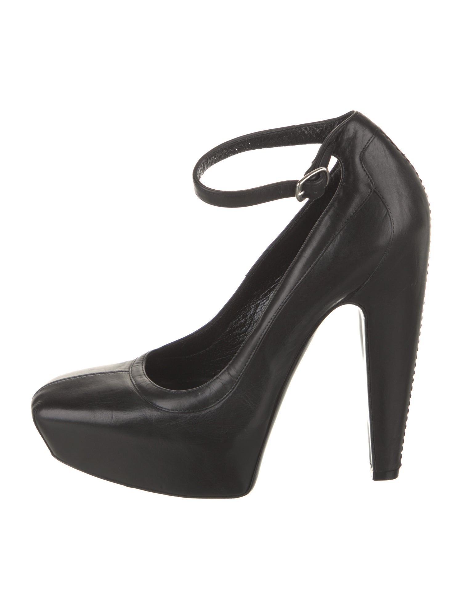 Balenciaga Leather Pumps