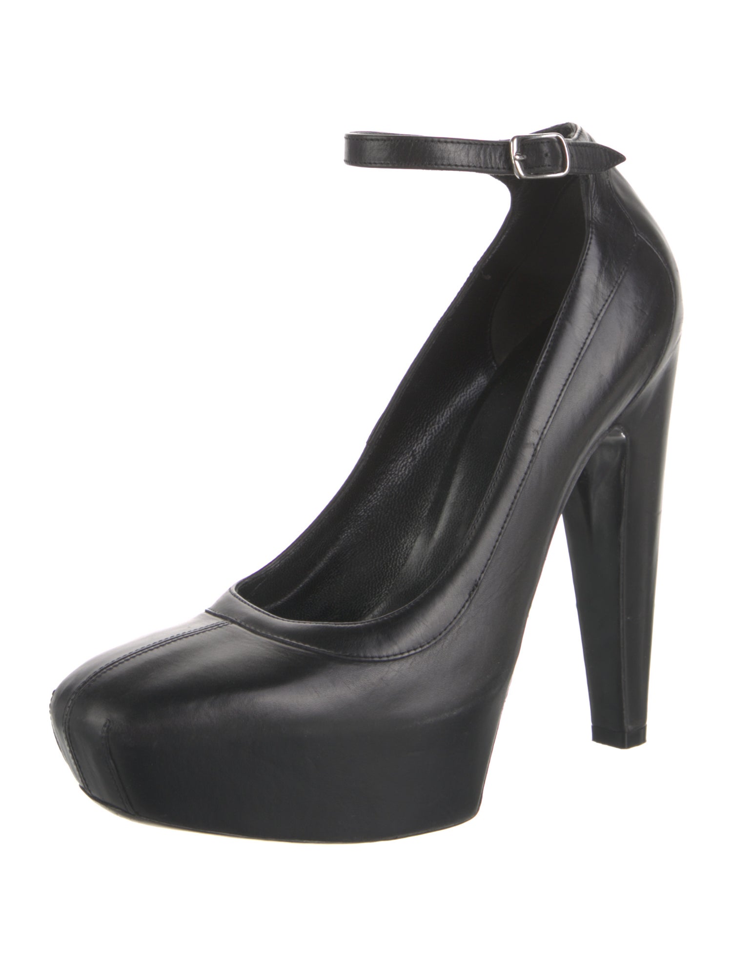 Balenciaga Leather Pumps