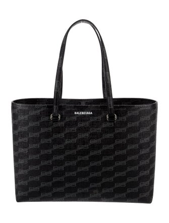 Balenciaga Signature E/W Medium 2022
