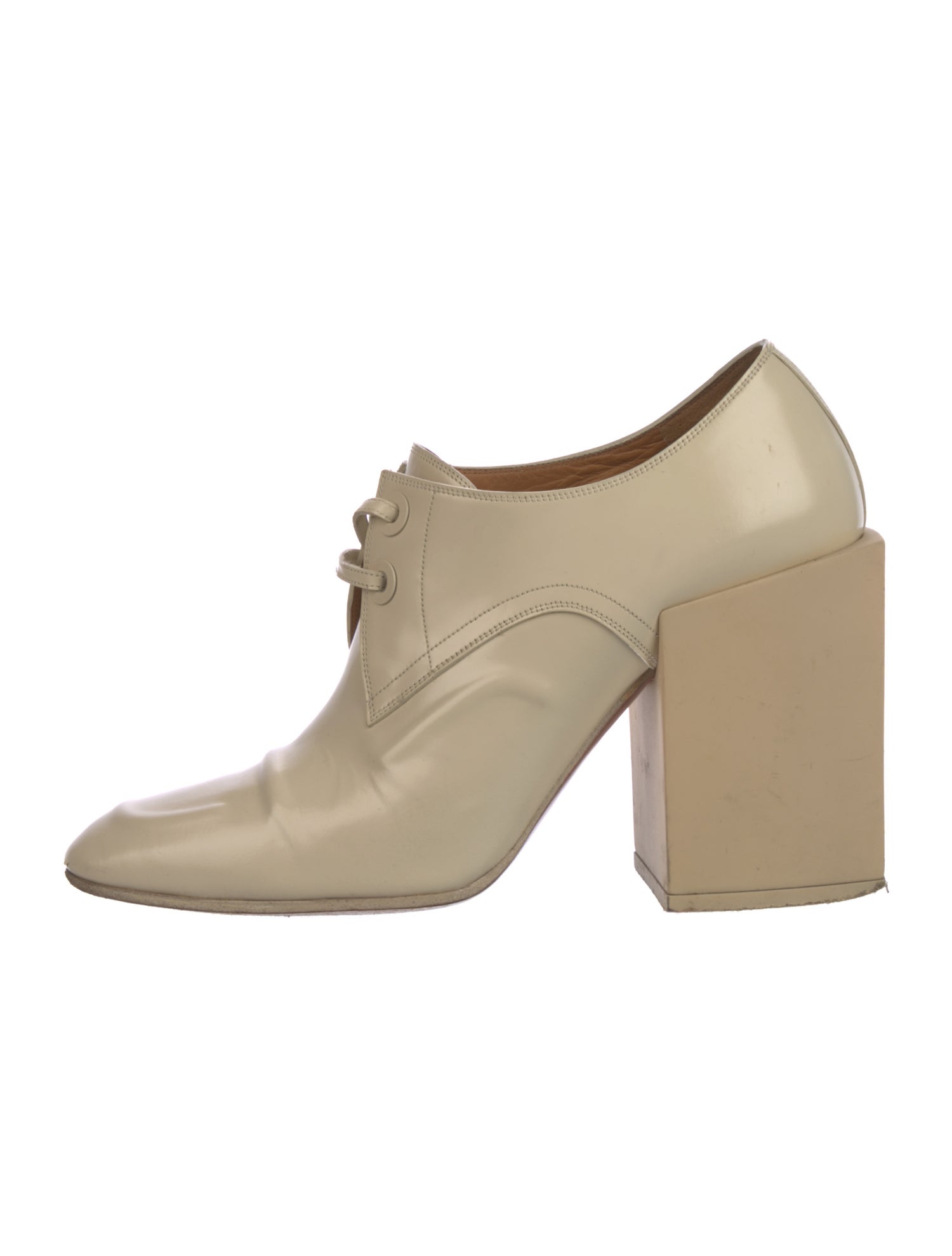 Balenciaga Leather Pumps