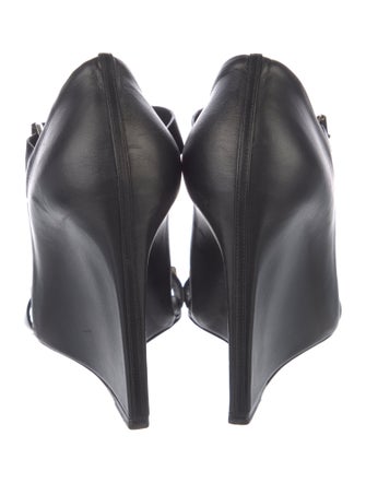 Balenciaga Rockstud Accents Leather T-Strap Sandals