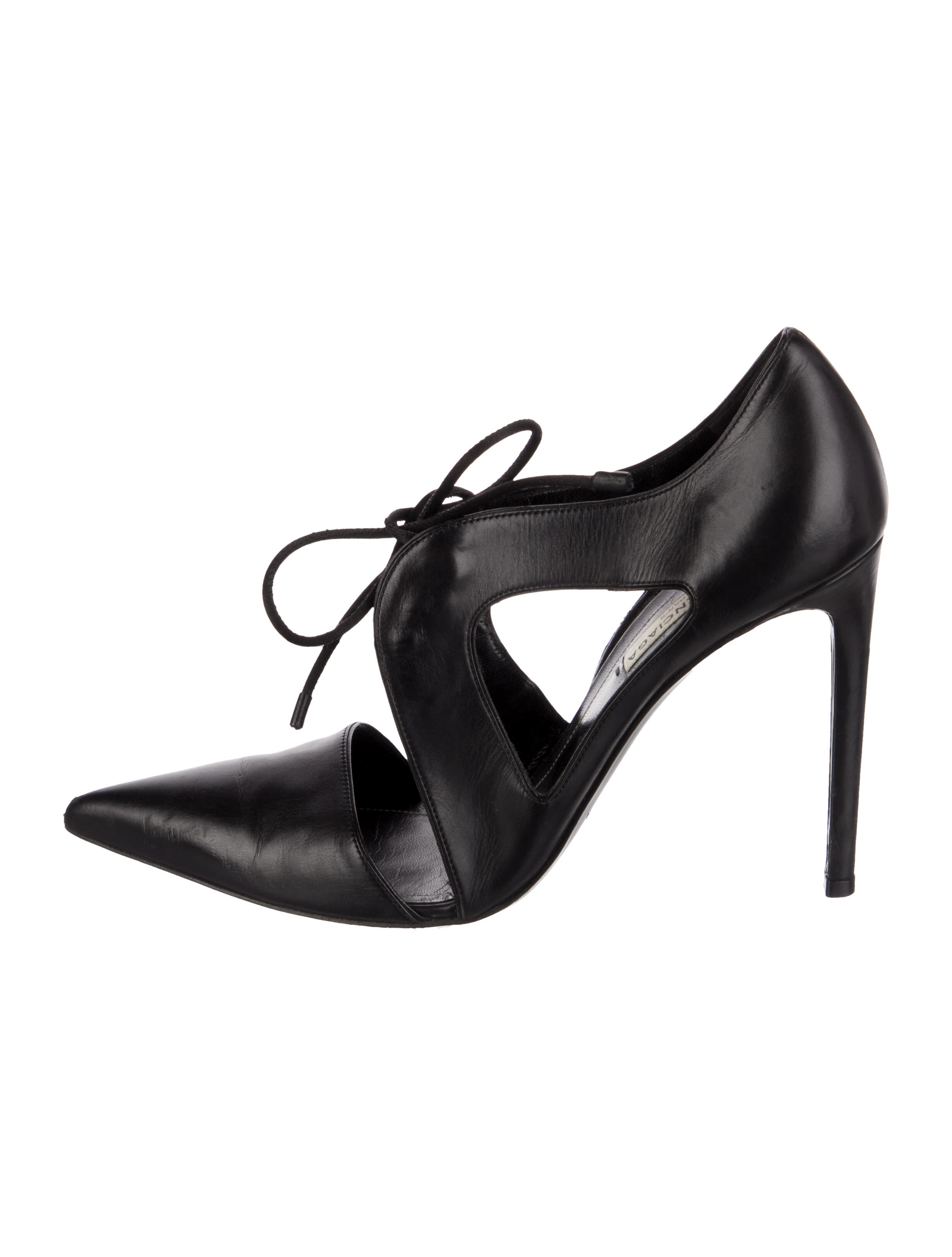 Balenciaga Leather Pumps