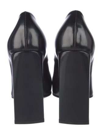 Balenciaga Leather Pumps