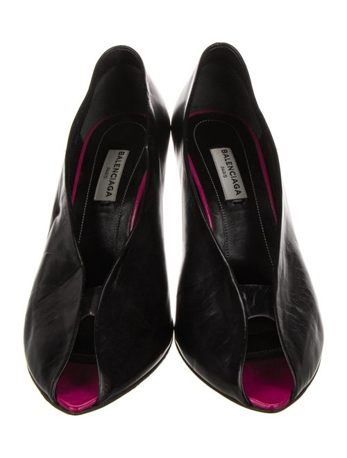 Balenciaga Leather Pumps