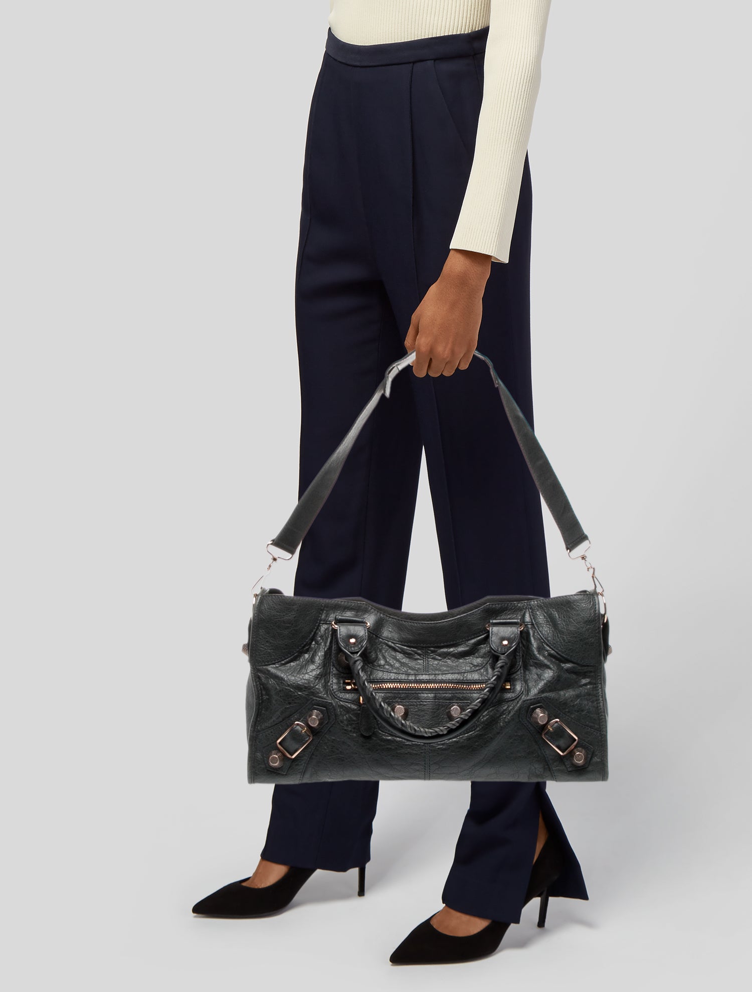 2024人気特価 BALENCIAGAジャイアントエンべロープ スタッズ クラッチ