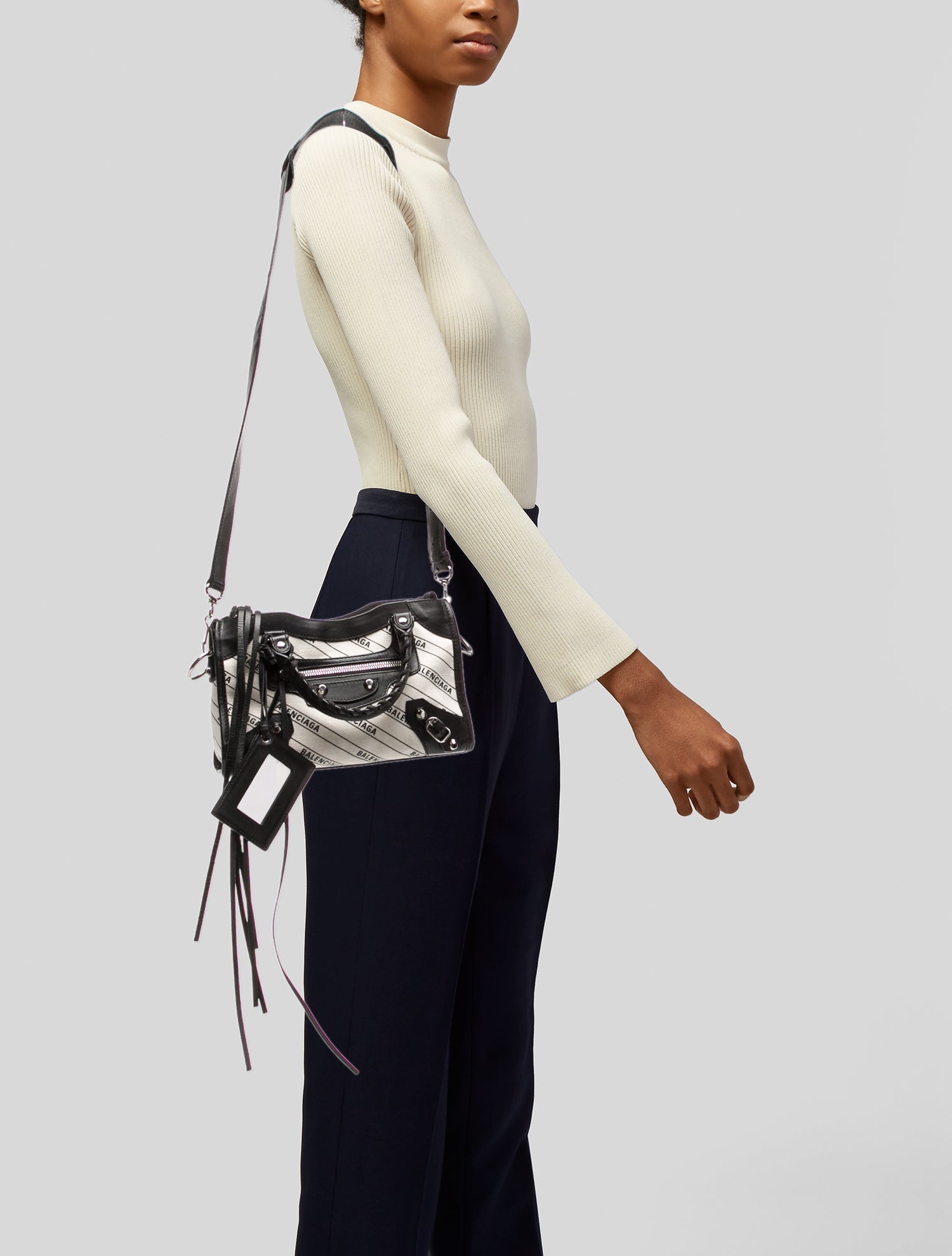 箱付・美品 BALENCIAGA クラッシック ネオリフト ボディバッグ 2026年最新】BALENCIAGA バレンシアガ ネオリフトの人気アイテム