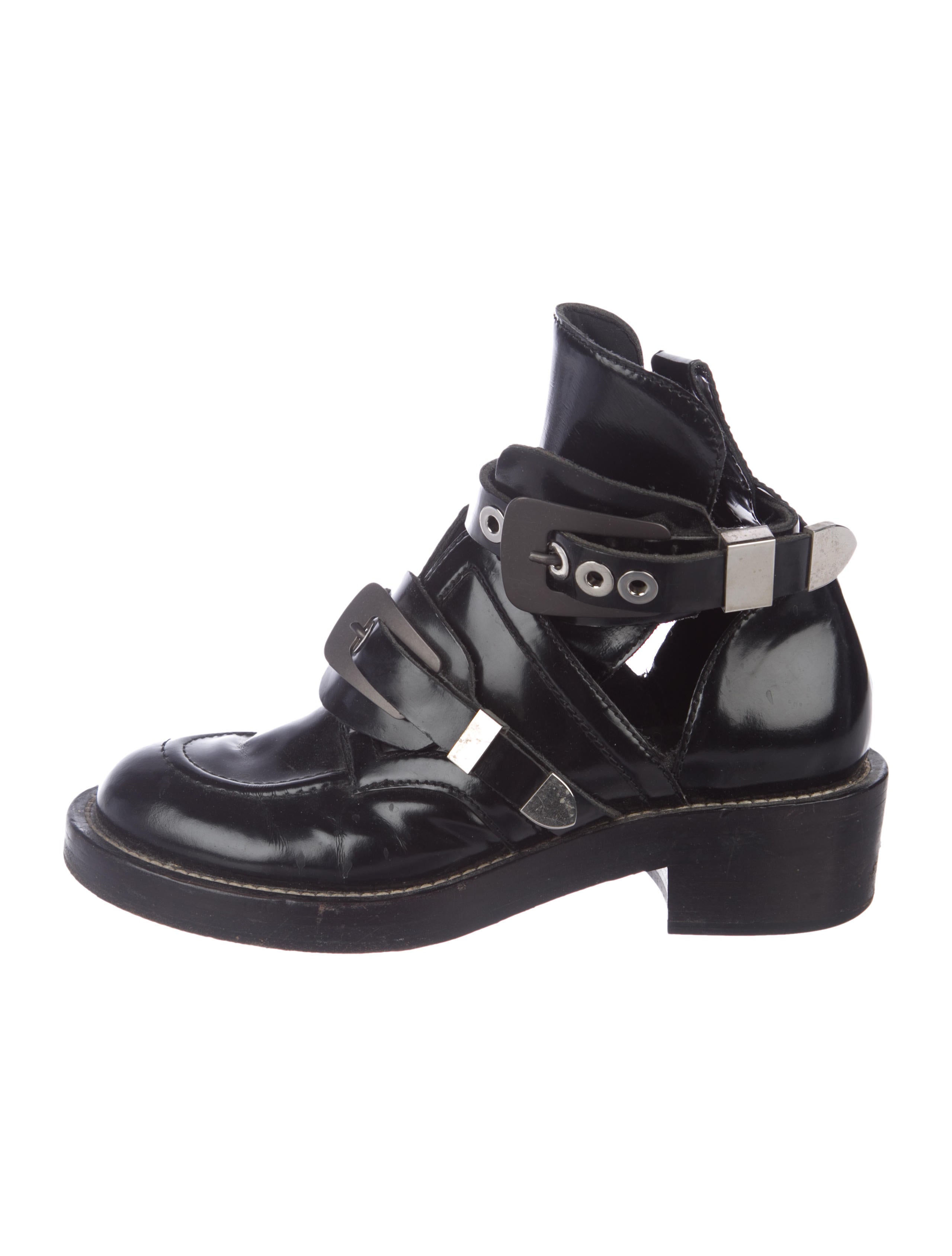 Chanel Cc Chain Link Boots Shoes Cha333710 The Realreal Balenciaga
