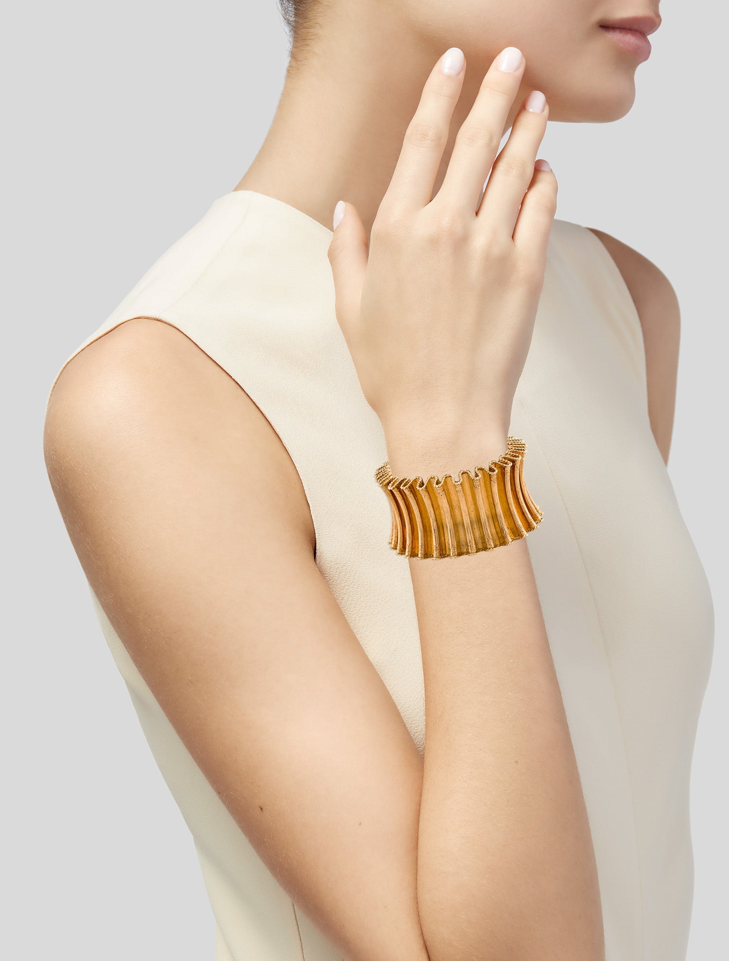Mario Buccellati Vintage 18K Fluted Wide Bangle Bracelet