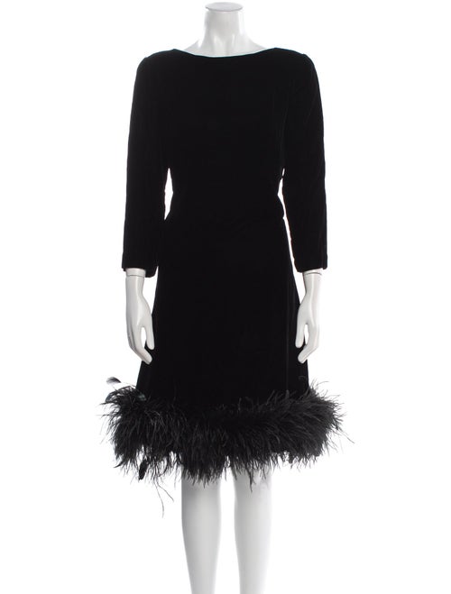 Bill Blass Bateau Neckline Knee-Length Dress