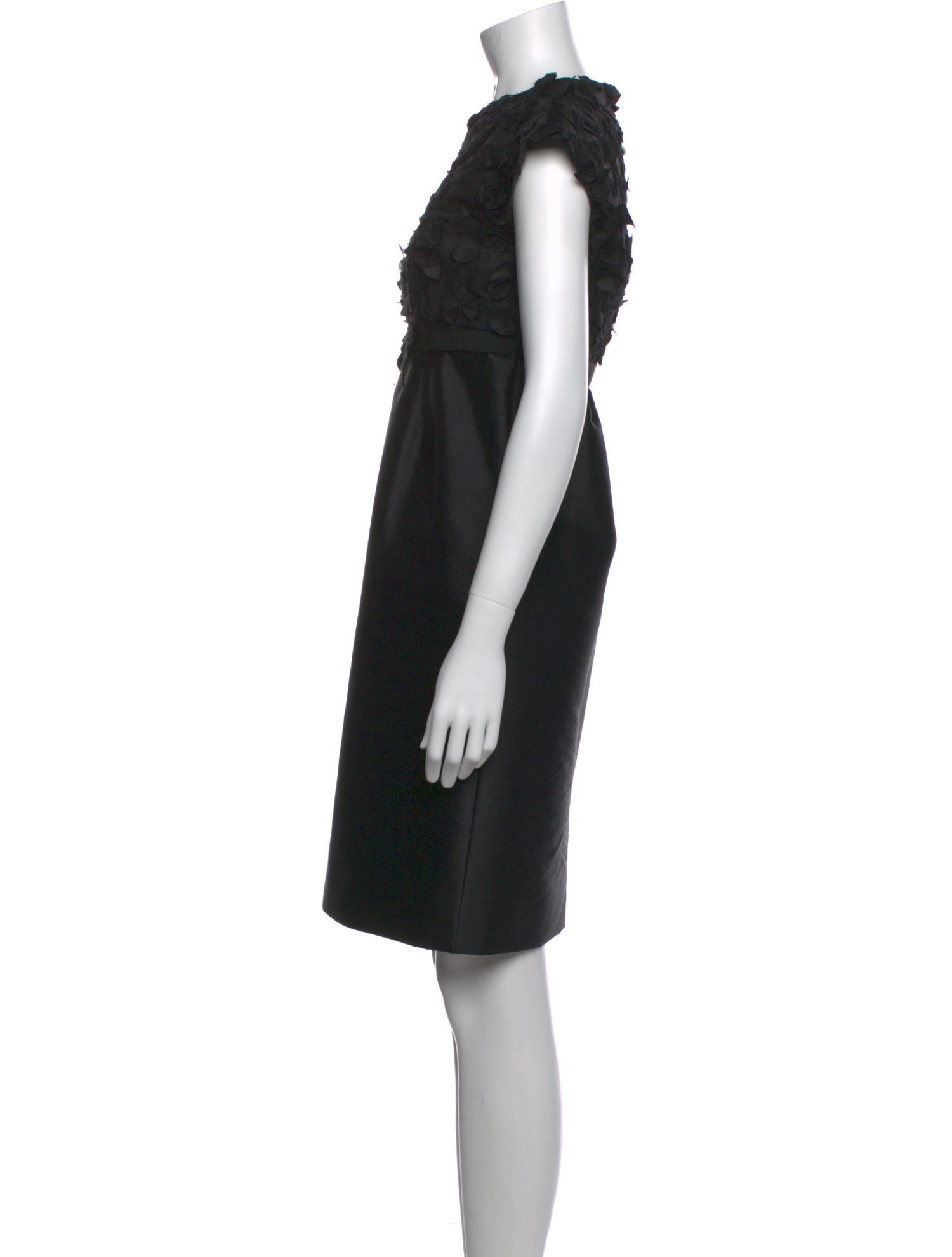 Bill Blass Bateau Neckline Knee-Length Dress