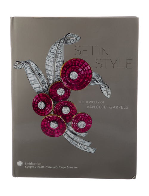 Book Set in Style: The Jewelry of Van Cleef & Arpels