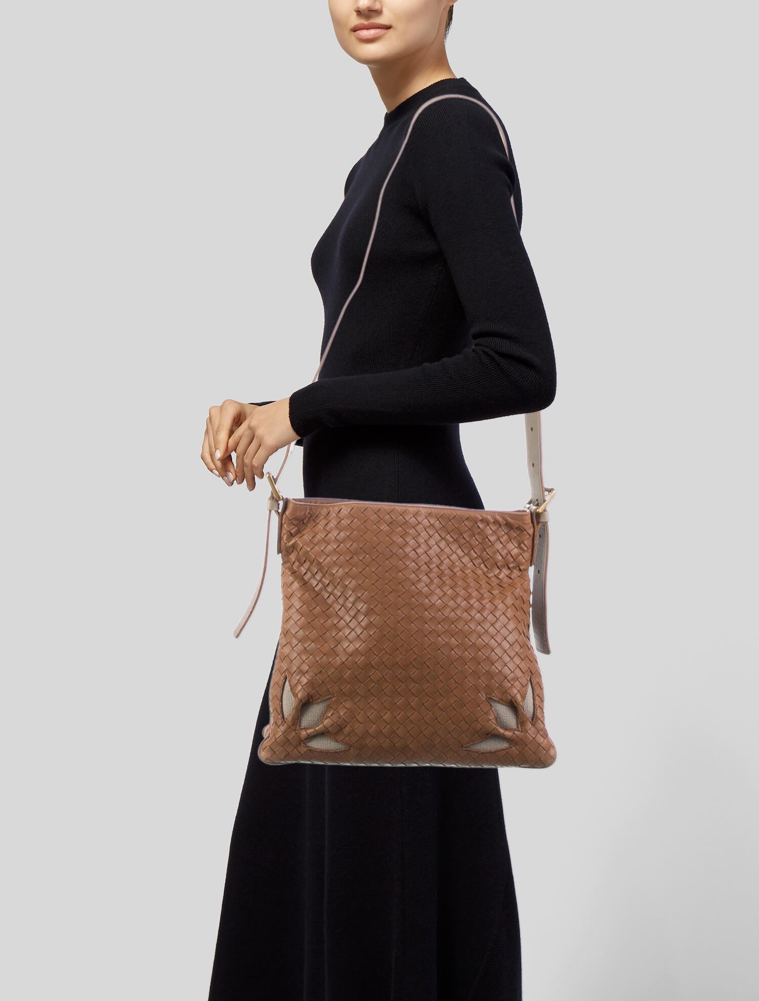 Bottega Intrecciato Leather Messenger Bag Brown Crossbody Bags, Handbags BOT162411