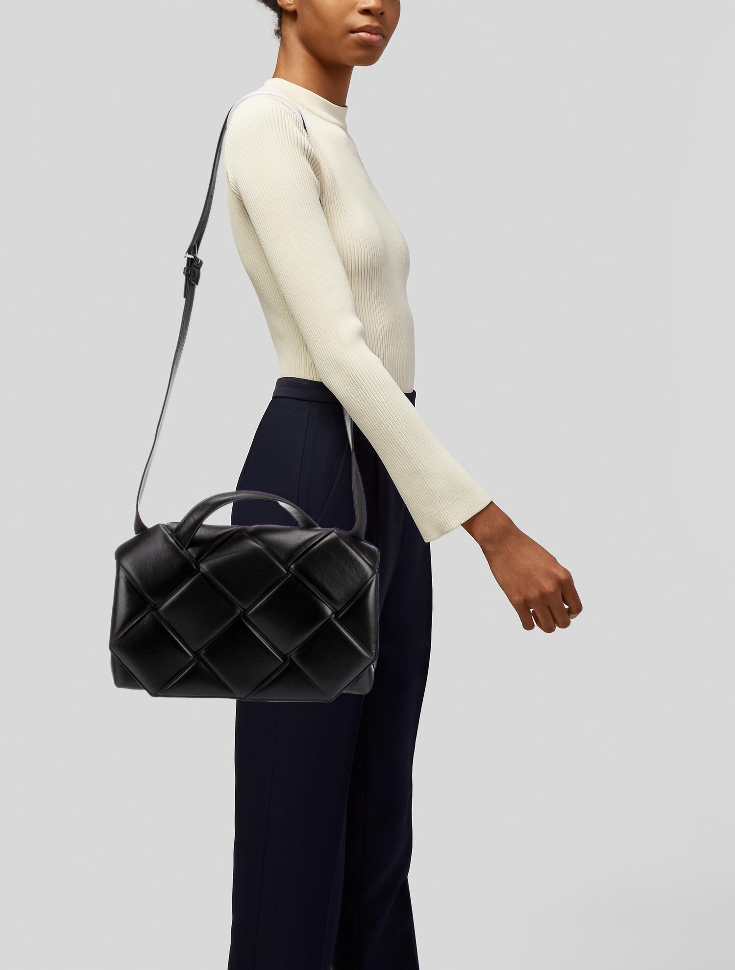 Bottega Veneta Maxi Intrecciato Padded Top Handle Bag - Black