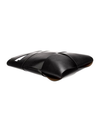 Bottega Veneta Maxi Intrecciato Messenger Bag