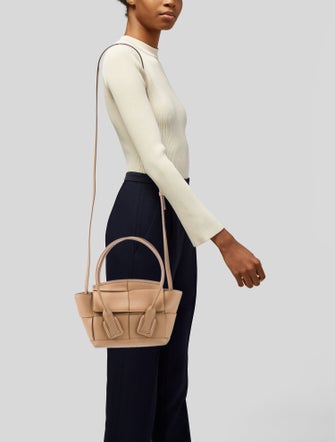Bottega Veneta Intrecciato Arco Mini