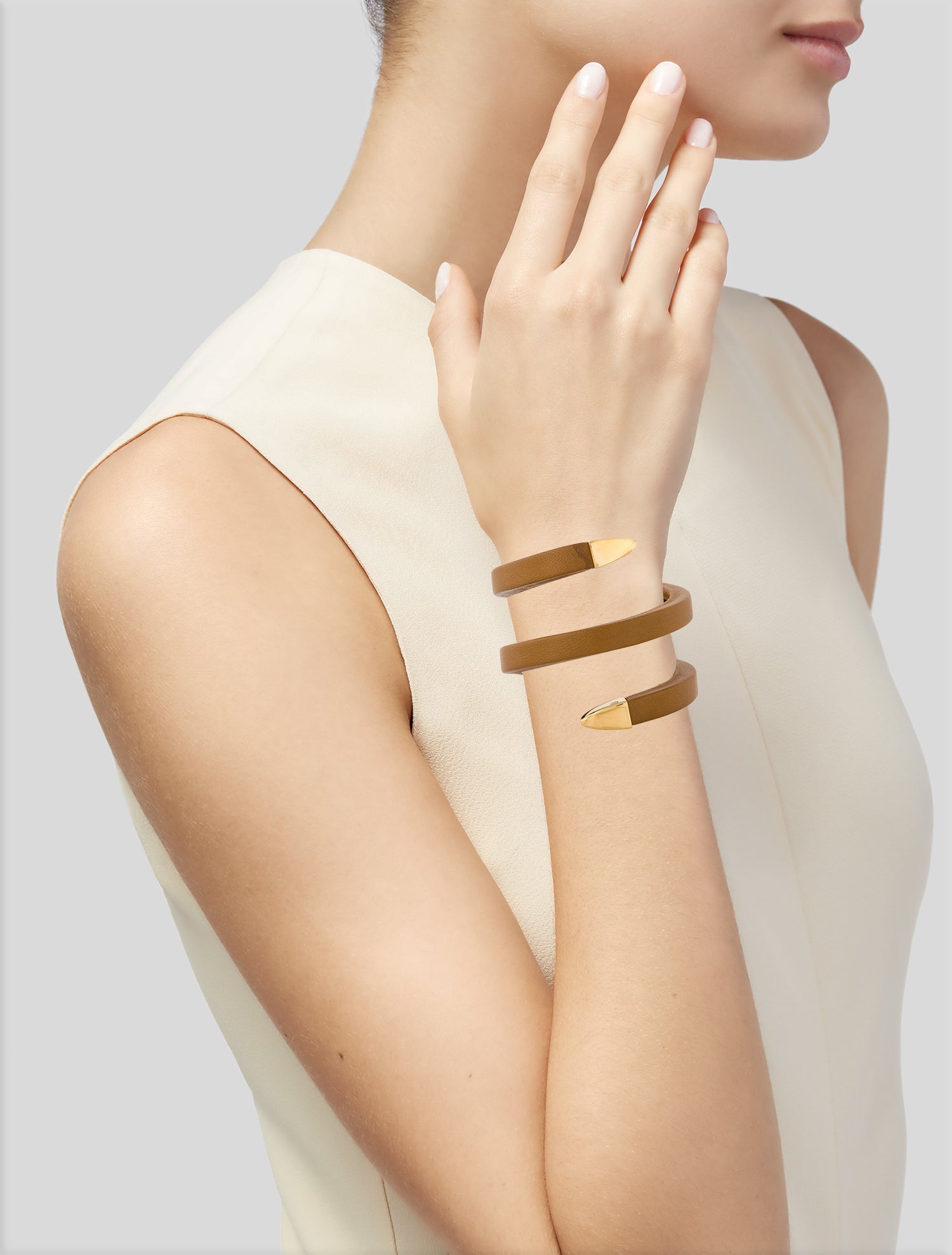 【送料&関税込】Bottega Veneta Coiled Cuff Bracelet Bottega Veneta Leather Spiral Coil Cuff Bracelet - Brown