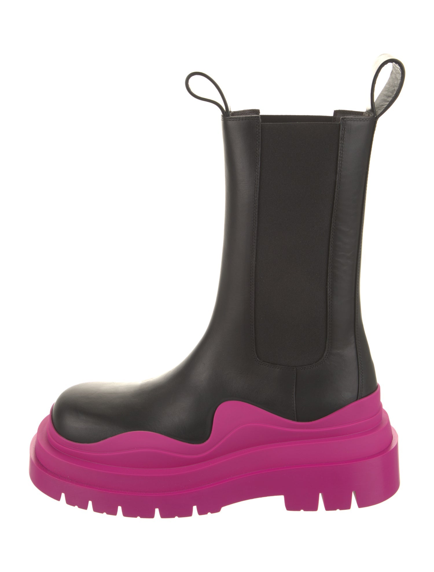 Bottega Veneta Leather Scalloped Accent Chelsea Boots