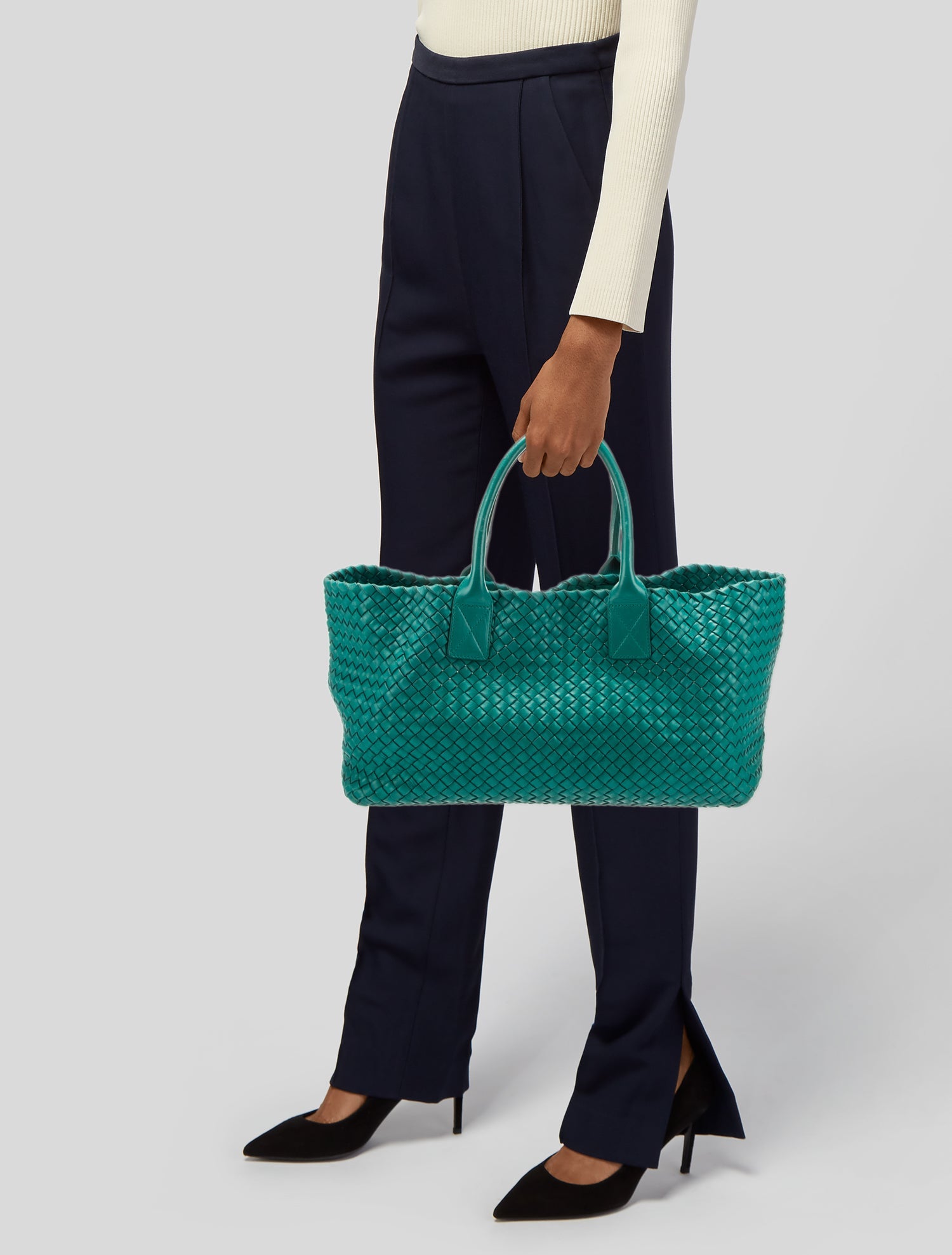 Bottega Veneta Intrecciato Cabat Medium