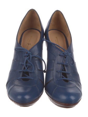 Bottega Veneta Leather Cutout Accent Pumps