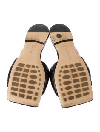 Bottega Veneta Quilted Pattern Leather Slides