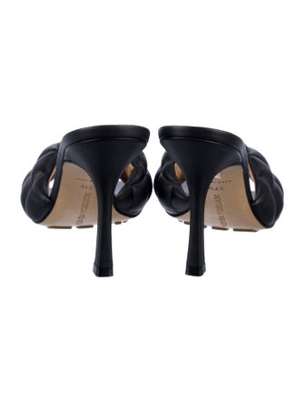 Bottega Veneta Quilted Pattern Leather Slides